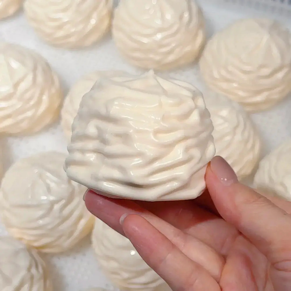 Squishy artesanal de profiterol y crema