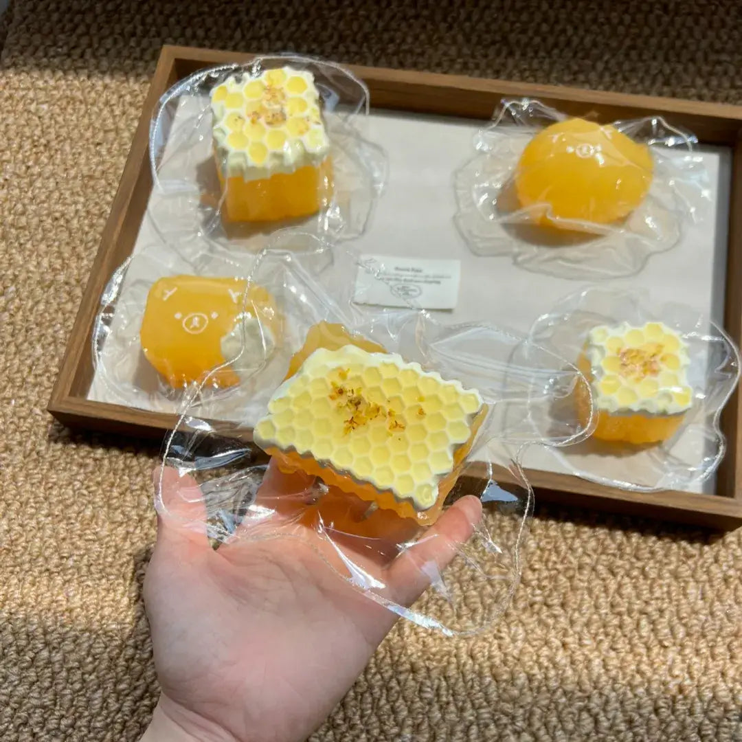 Squishy artesanal de mochi de miel y osmanthus