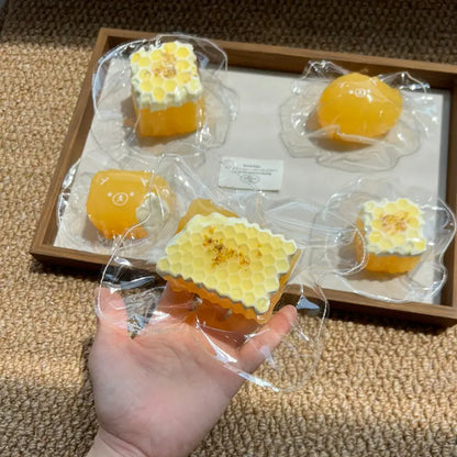 Squishy artesanal de mochi de miel y osmanthus