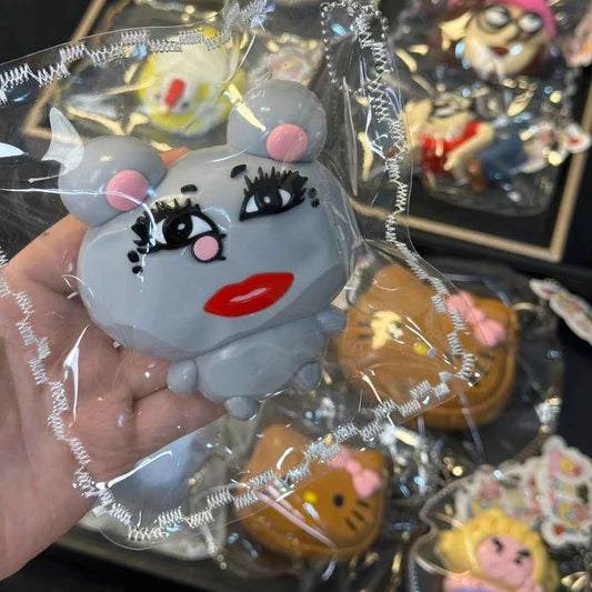 
Squishies de ratones con expresiones de meme