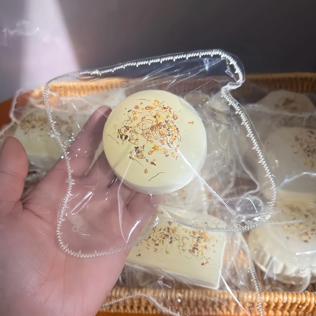 Squishy artesanal de mochi de miel y osmanthus