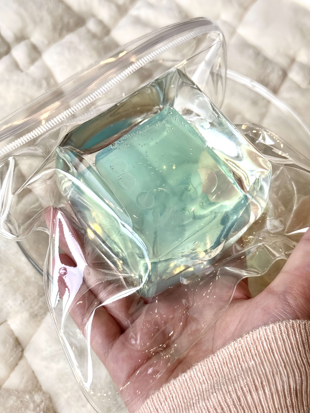 Squishy de bloque de hielo con arena fluida
