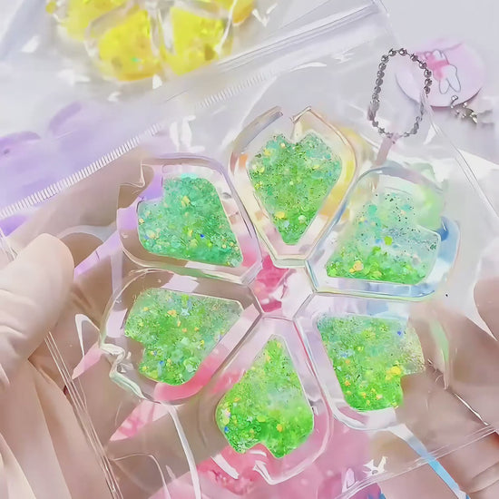 Squishy de corazón holográfico
