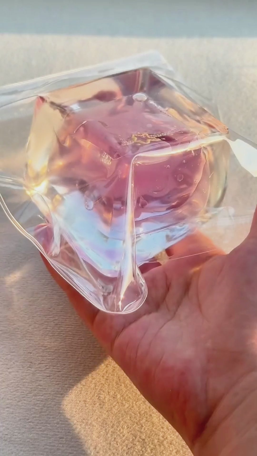 Squishy de bloque de hielo con arena fluida