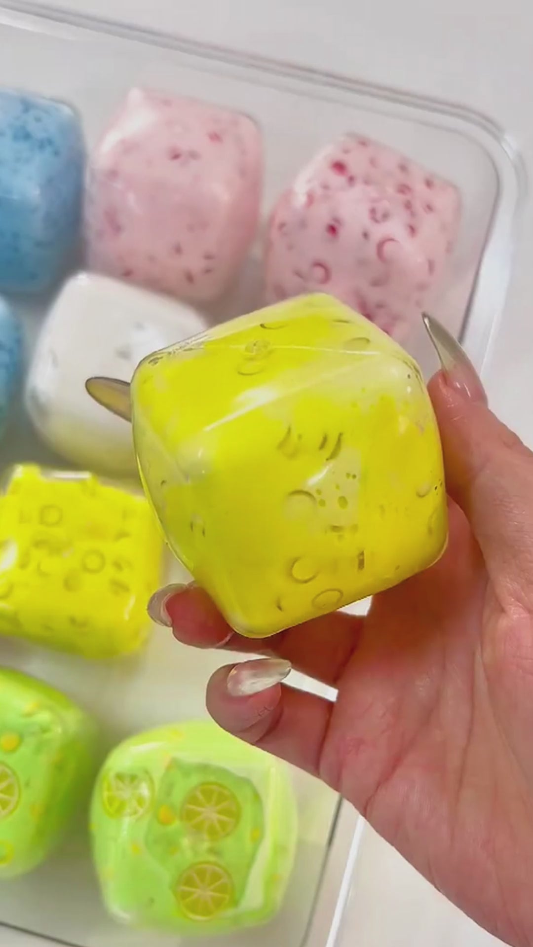 Squishies de cubos de yogur y dulces