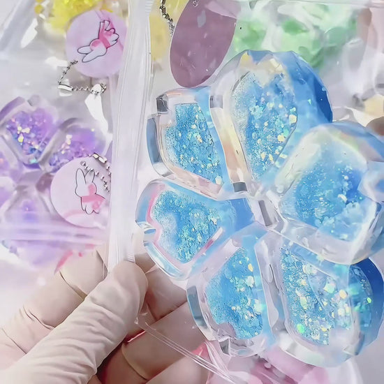 Squishy de corazón holográfico
