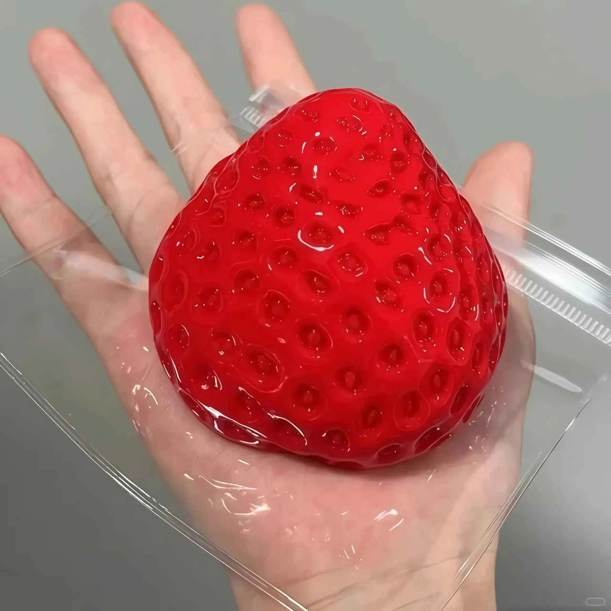 Squishy de fresa con cobertura de nieve